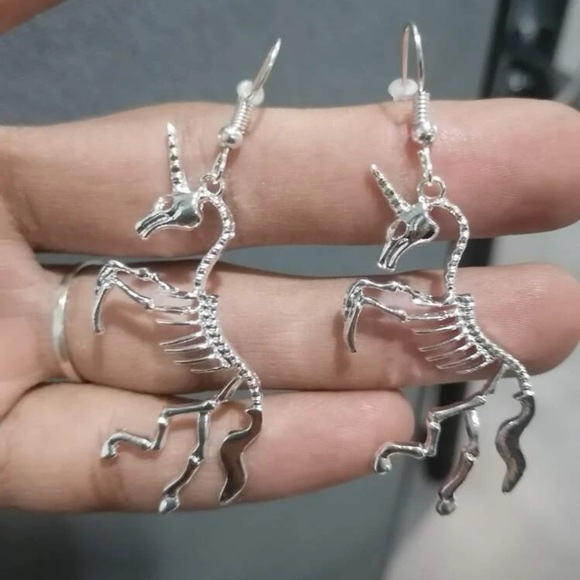 🦄 Awesome Unicorn skeleton drop earrings 💀 - Picture 12 of 12